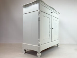 Biedermeier circa 1880 Mahogany 42 inch