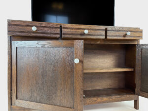 Oak 3 drawers 2 doors 48 inch