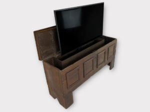 Dutch large oak tv lift chest c. 1700