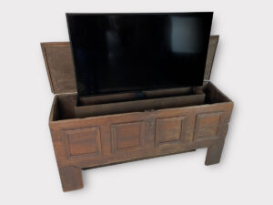 Dutch large oak tv lift chest c. 1700