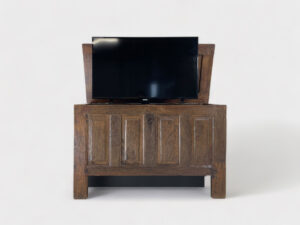 Oak blanket chest from ± 1850 for 43 inch TV with TV-lift