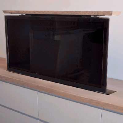 tv lift met klep boven de tv