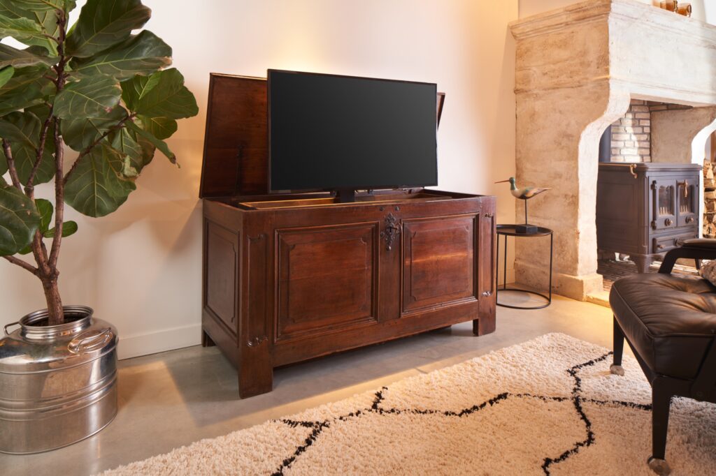Antique blanket chest with TV lift