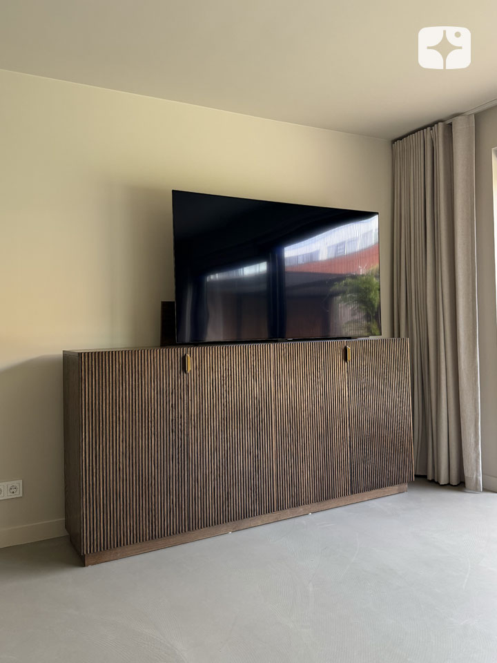 TV lift meubel 'Aster' geschikt voor 65 inch TV - Midden eiken kleur, 4 deurs