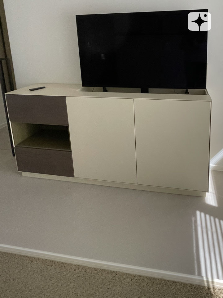 TV lift meubel 'Lucid' geschikt voor 55 inch TV - Lichte kleur, open vakken